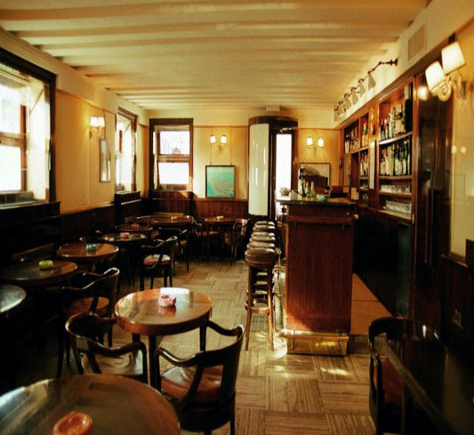 Top Ten Vintage Bars in the World #4 - Harry's Bar, Venice - Any Old Vintage